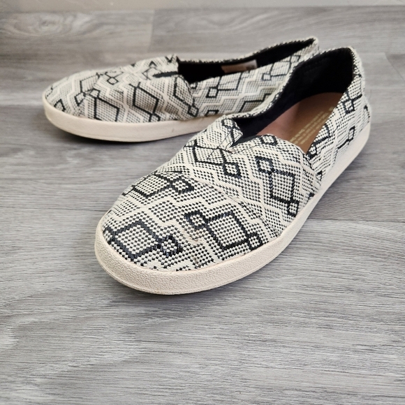 TOMS White and Black Shoes 9.5 Diamond Jacquard Aztec Weave Print - Picture 15 of 15